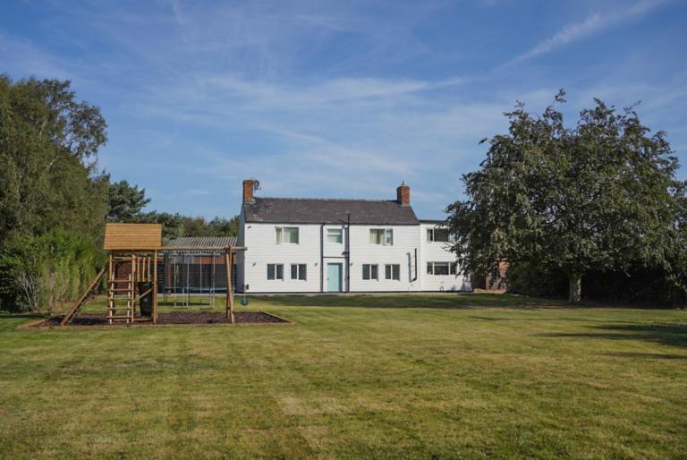 Lakeside Cottage at Norton Disney Embryo Angling